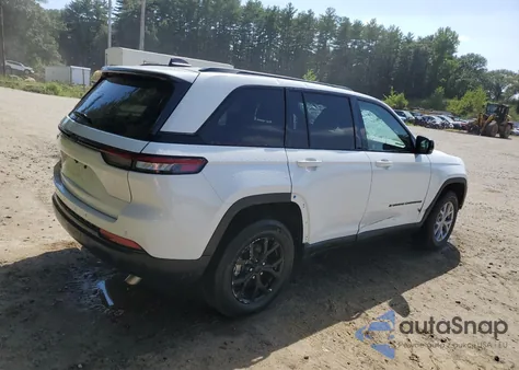 2025 Jeep Grand Cherokee Laredo z USA, uszkodzony, nr VIN 1C4RJHAG2S8657207